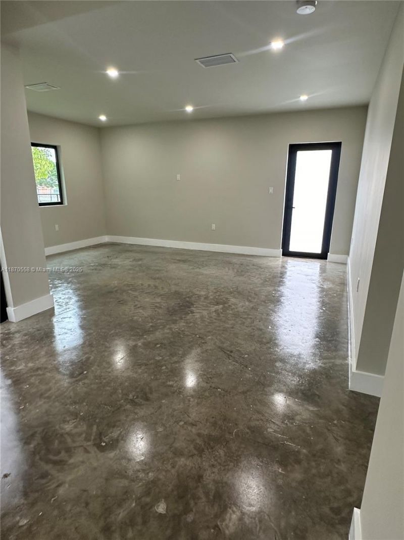 929 NW 60th St, Miami, FL 33127 Photo