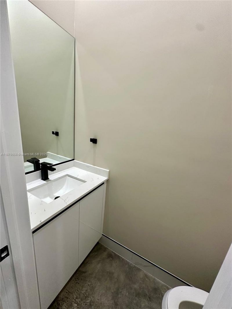 929 NW 60th St, Miami, FL 33127 Photo