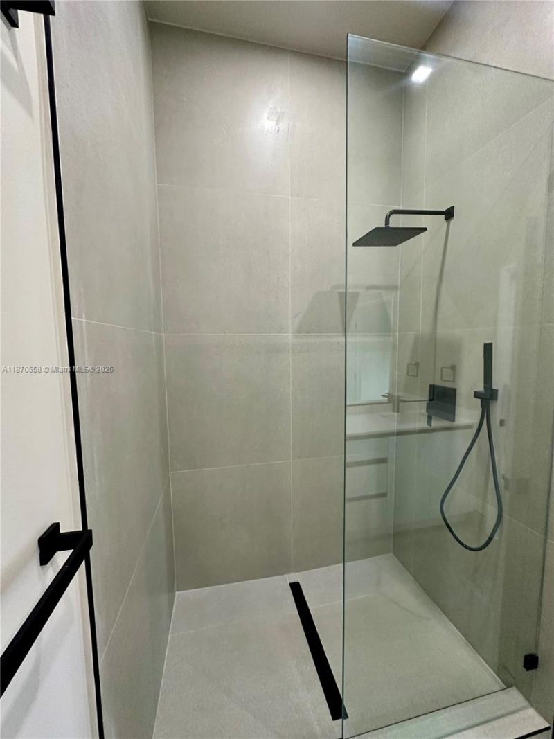 929 NW 60th St, Miami, FL 33127 Photo