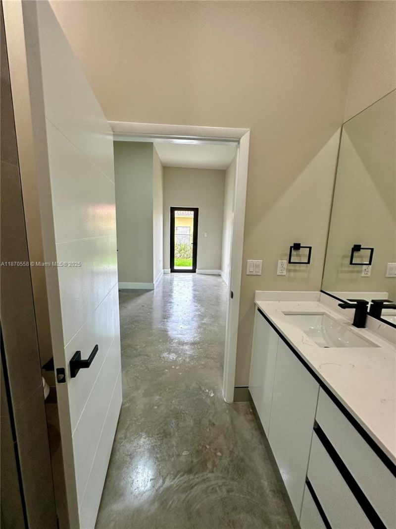 929 NW 60th St, Miami, FL 33127 Photo