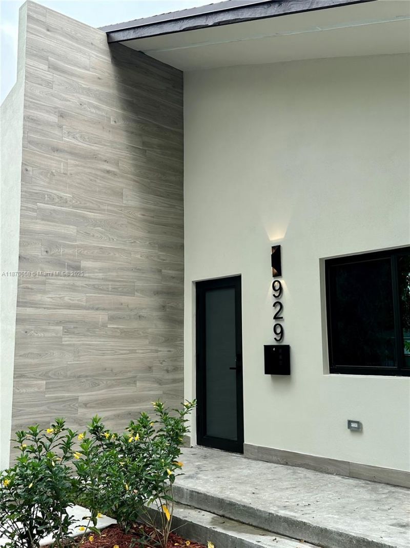 929 NW 60th St, Miami, FL 33127 Photo