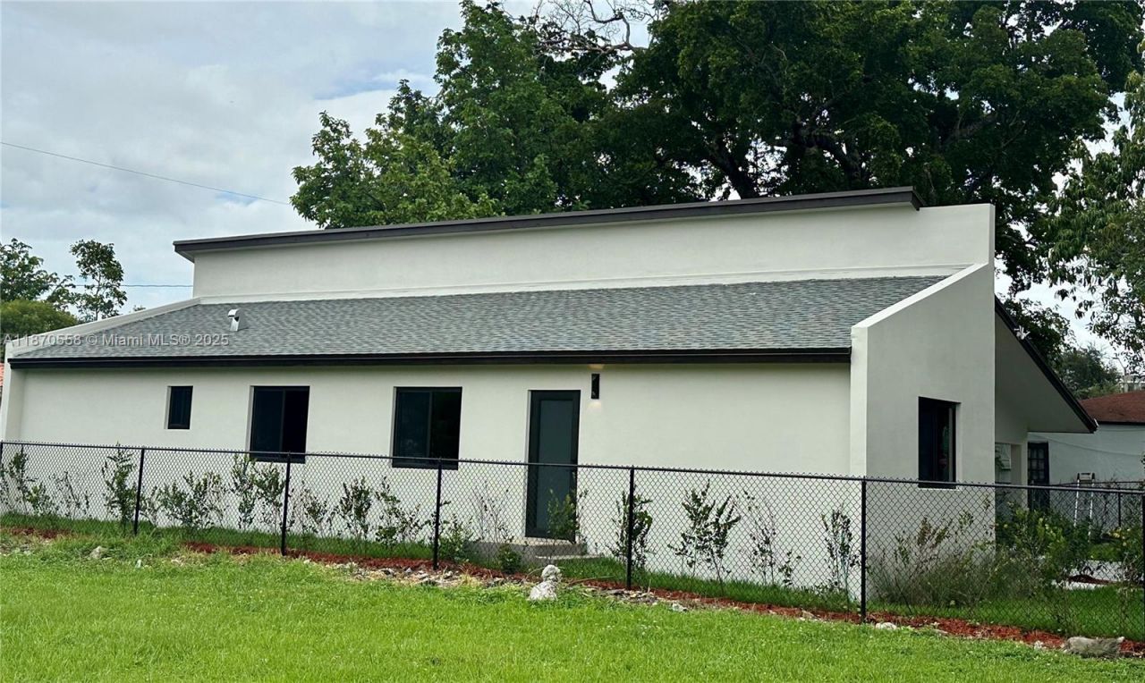 929 NW 60th St, Miami, FL 33127 Photo