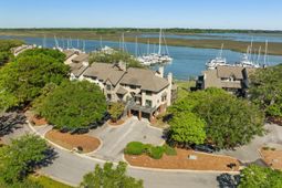 1934 Marsh Oak Lane photo 4