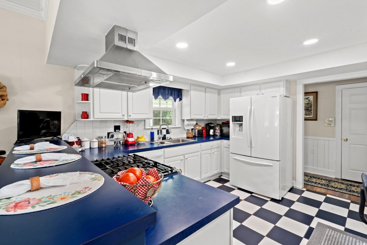 330 Adoniram Dr. Photo 8