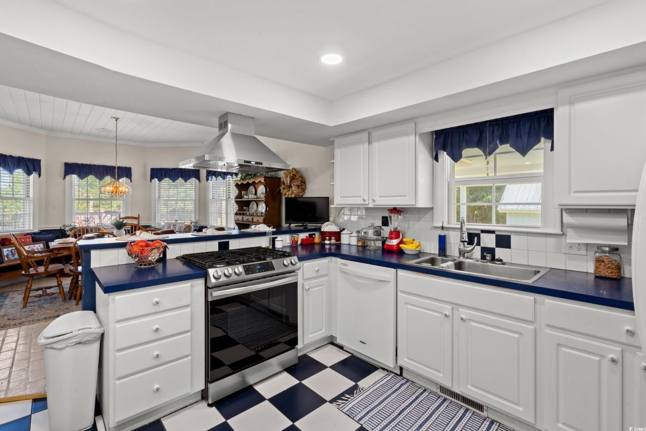 330 Adoniram Dr. Photo 9