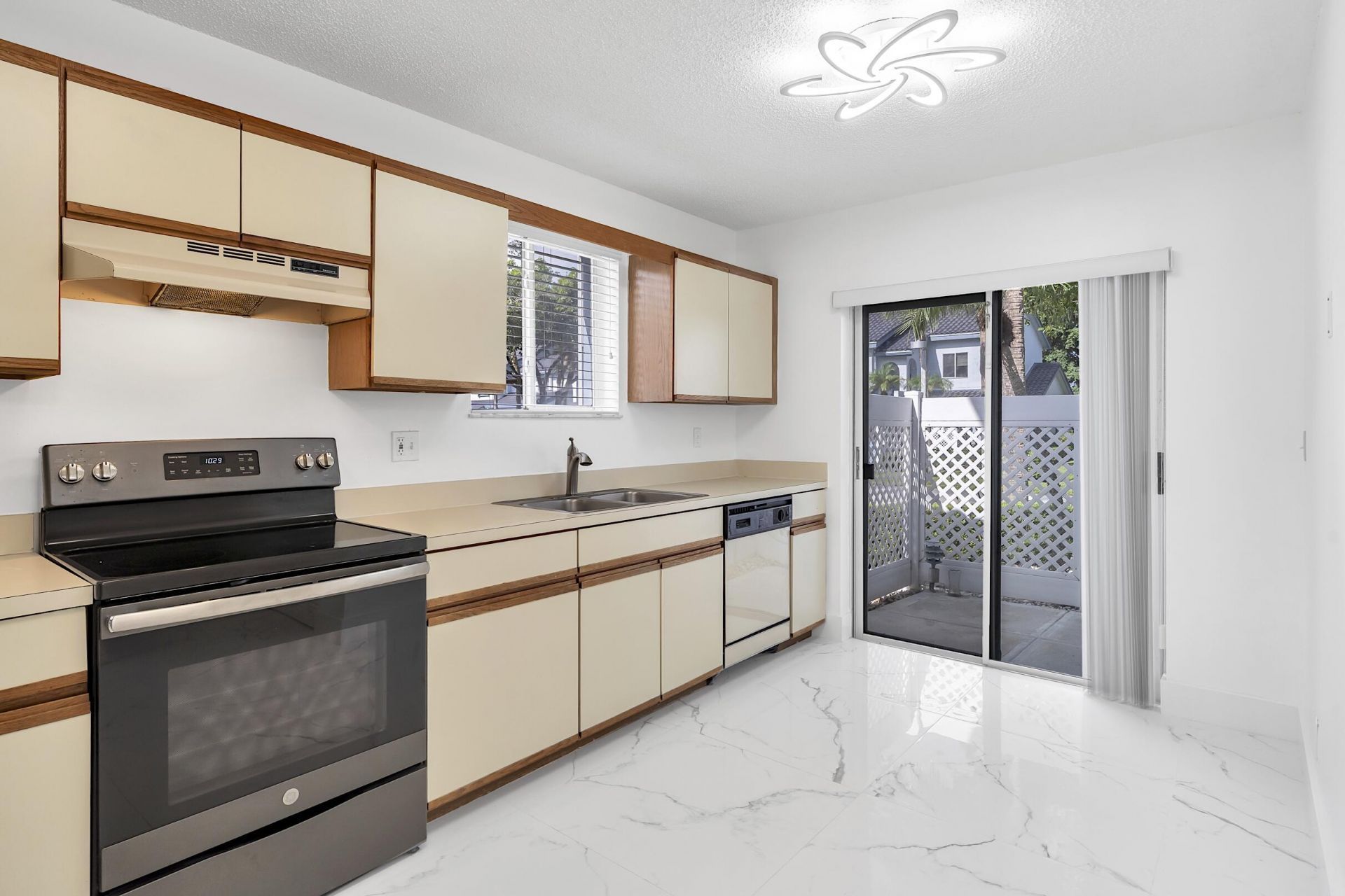 9818 Nickels Boulevard, Unit 1104, Boynton Beach, FL 33436 Photo