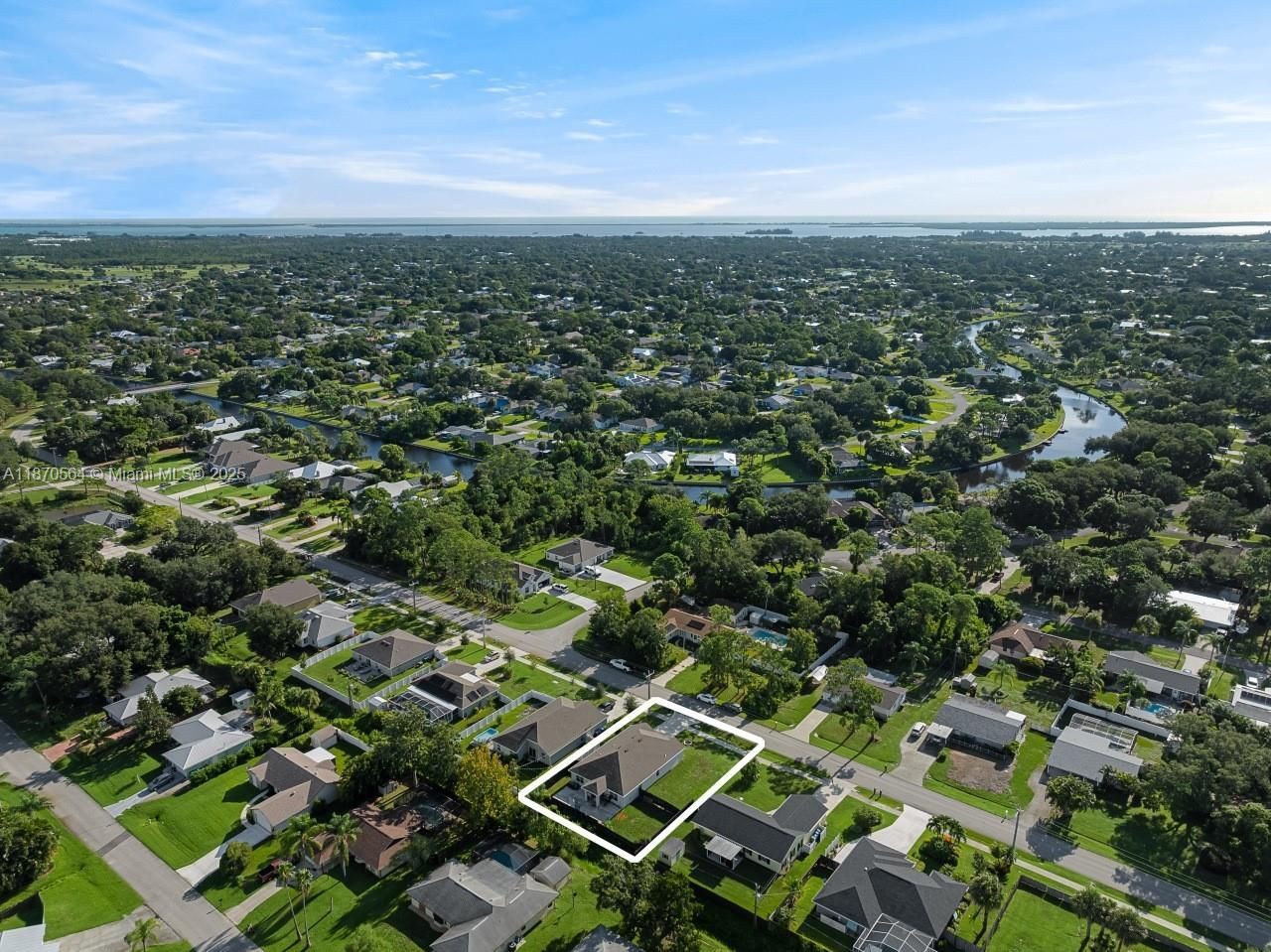 602 Barber St, Sebastian, FL 32958 Photo