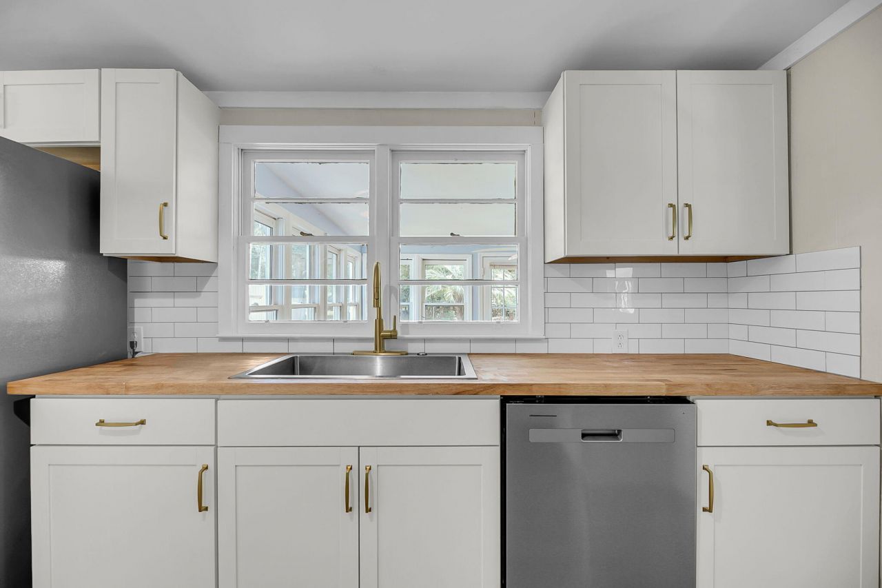 5059 Highway 162 Photo 6