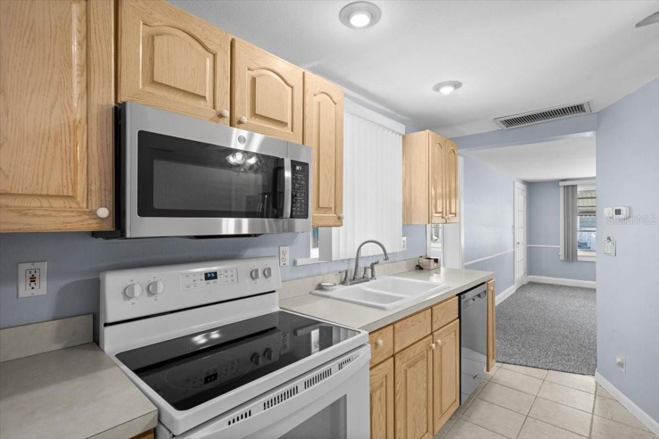 9 Seminole Drive, Bradenton, FL 34208 Photo