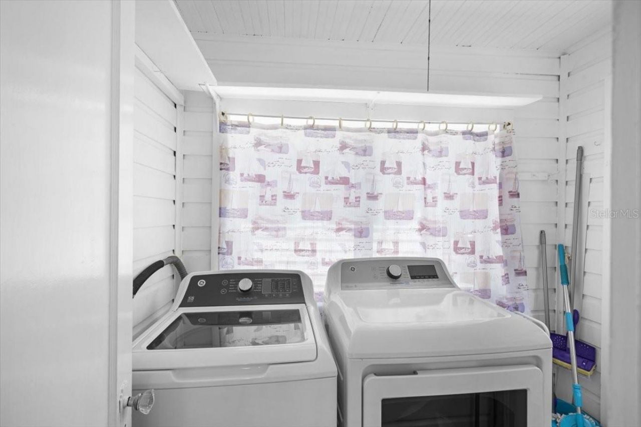 9 Seminole Drive, Bradenton, FL 34208 Photo