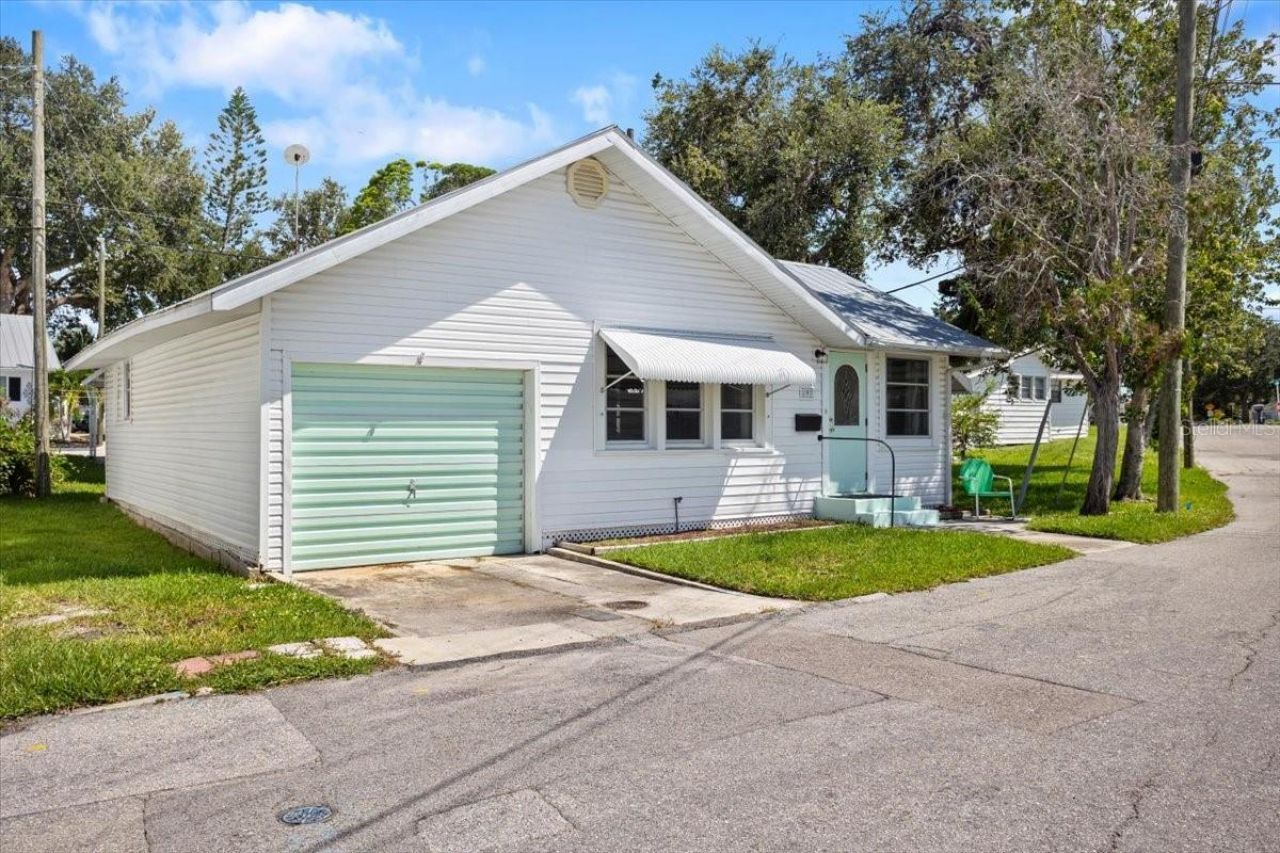 9 Seminole Drive, Bradenton, FL 34208 Photo