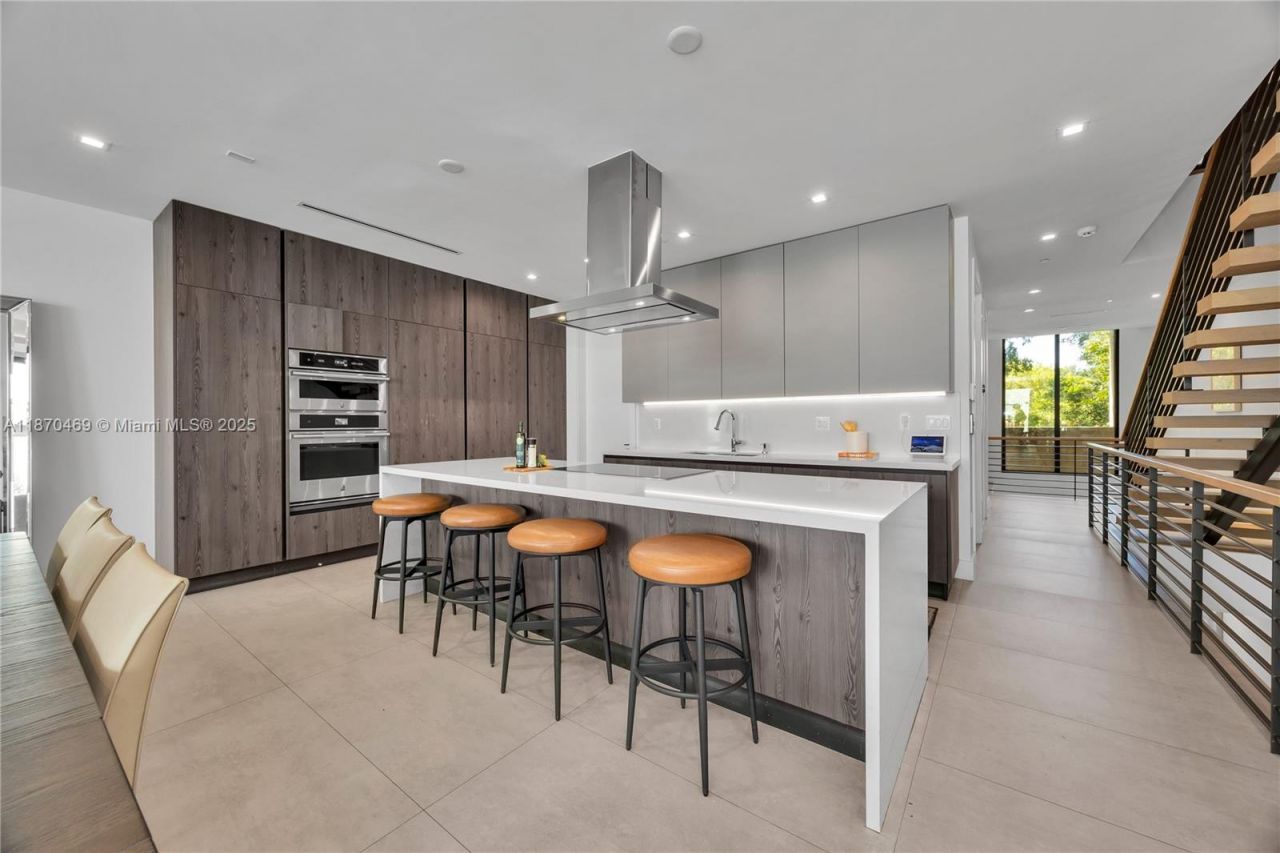 617 Almeria Ave, Coral Gables, FL 33134 Photo