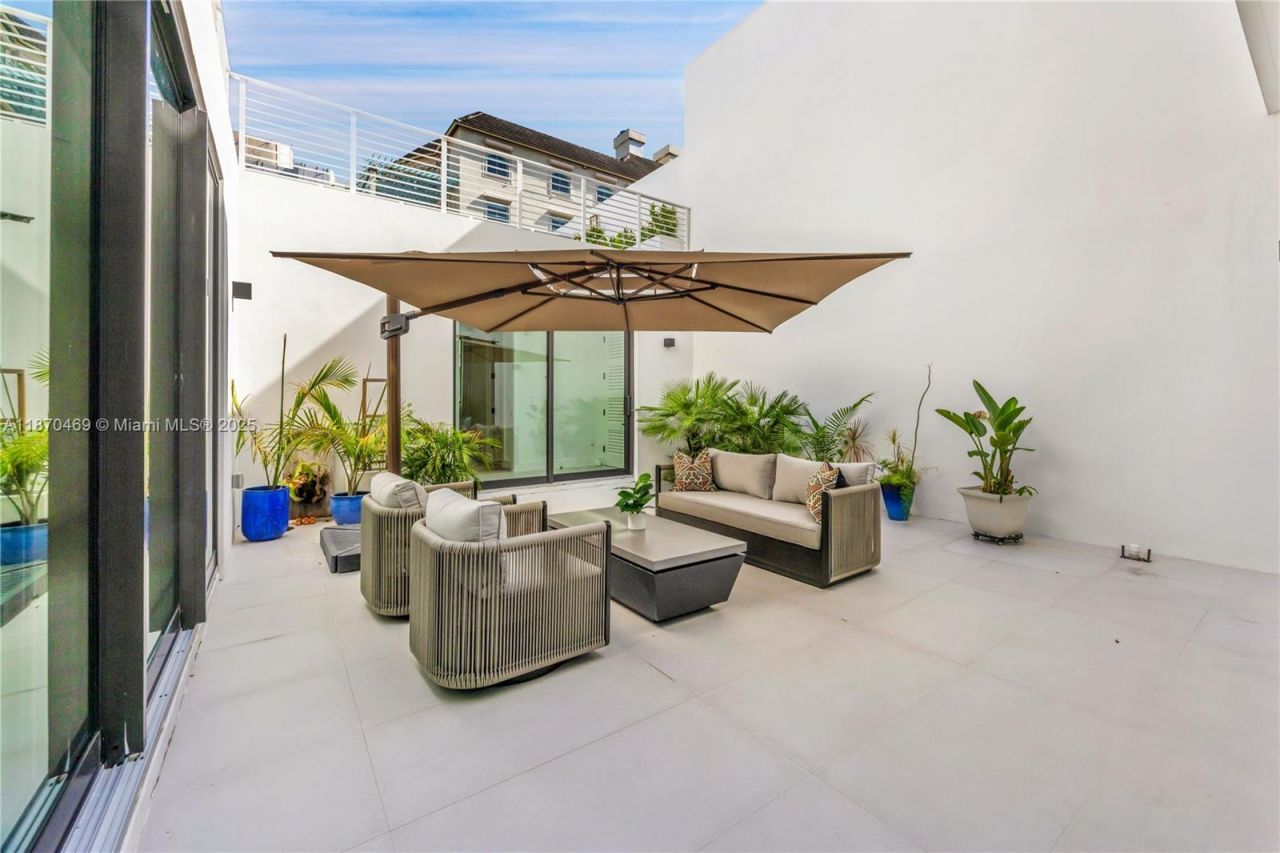 617 Almeria Ave, Coral Gables, FL 33134 Photo