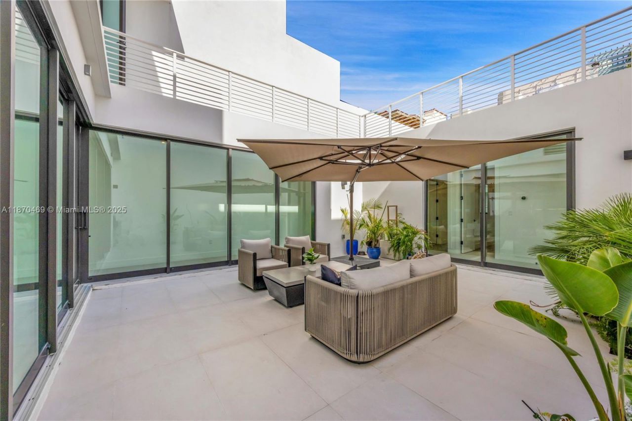 617 Almeria Ave, Coral Gables, FL 33134 Photo