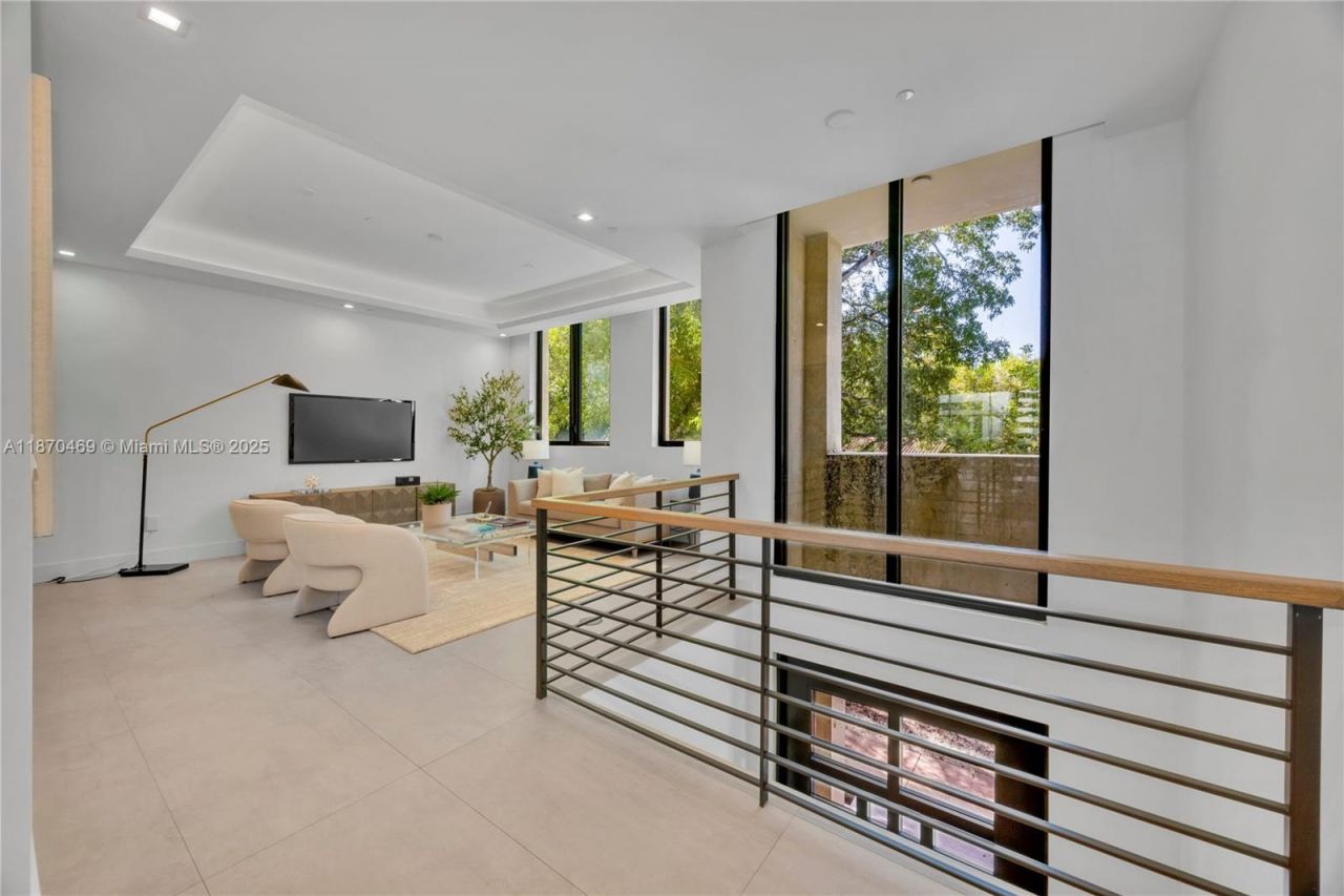 617 Almeria Ave, Coral Gables, FL 33134 Photo