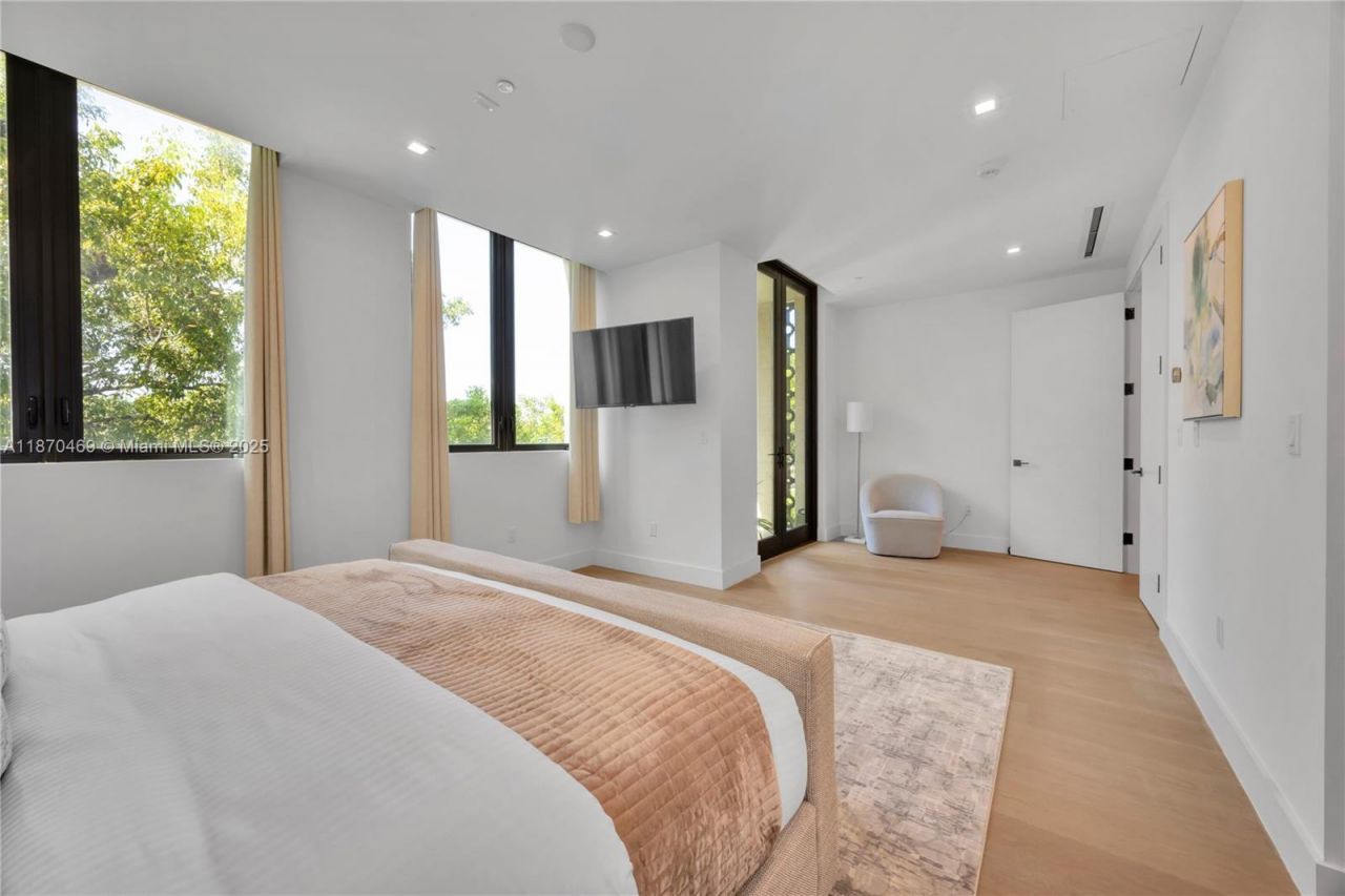 617 Almeria Ave, Coral Gables, FL 33134 Photo