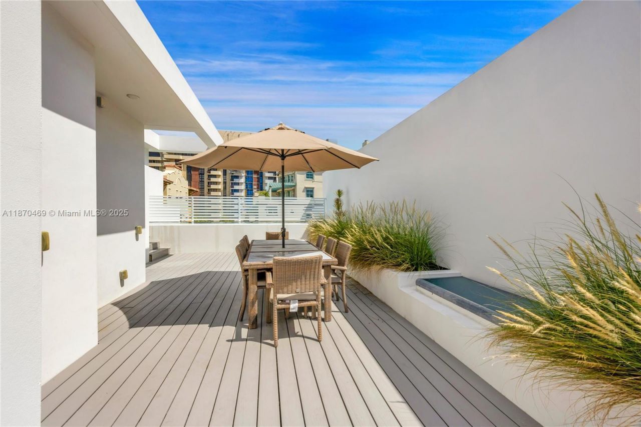 617 Almeria Ave, Coral Gables, FL 33134 Photo