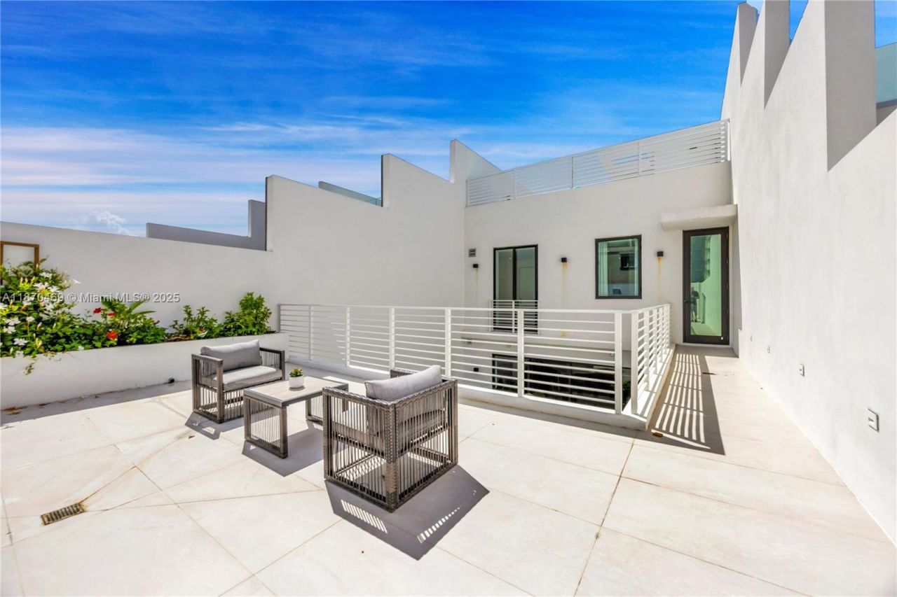 617 Almeria Ave, Coral Gables, FL 33134 Photo