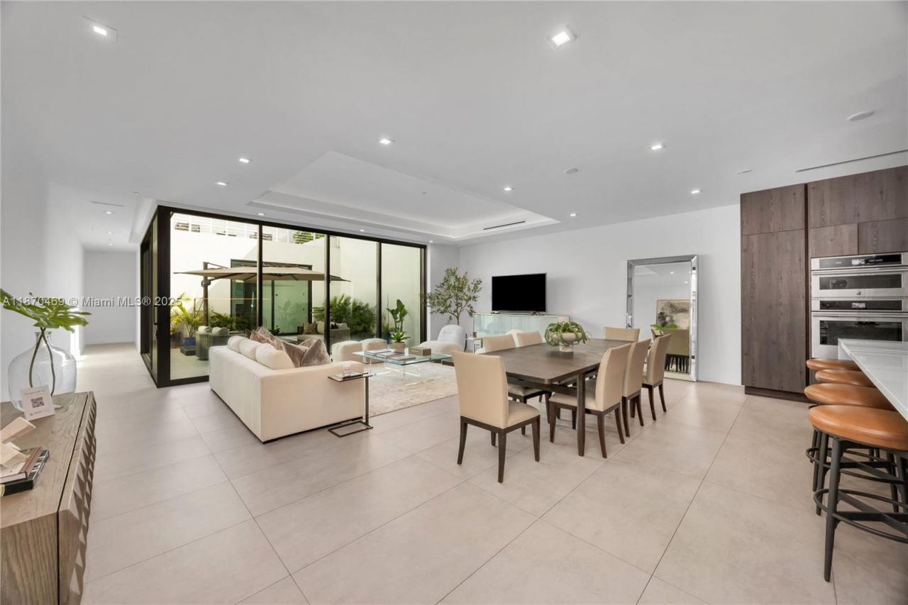 617 Almeria Ave, Coral Gables, FL 33134 Photo