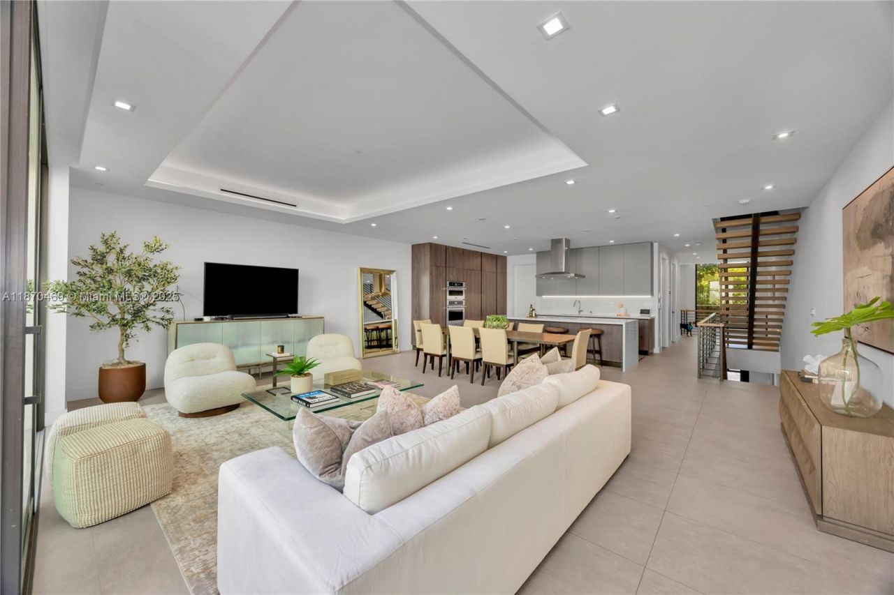 617 Almeria Ave, Coral Gables, FL 33134 Photo