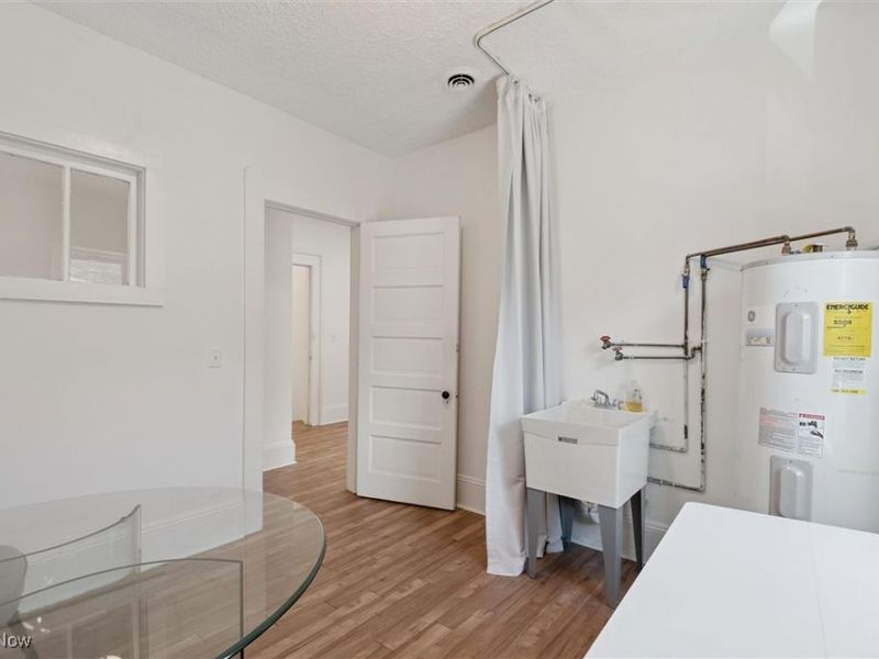 5808 Detroit Avenue, Cleveland, OH 44102 Photo 34