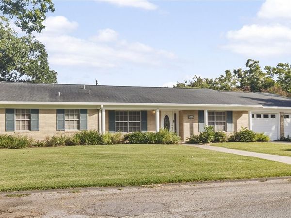 306 Ash Drive, Ganado, TX 77962