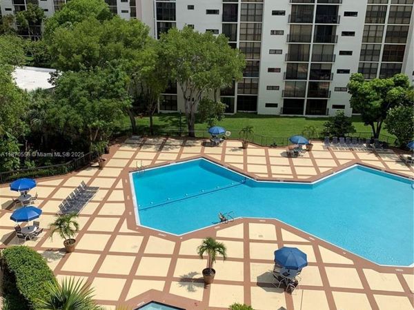17021 N Bay Rd, Unit 1025, Sunny Isles Beach, FL 33160