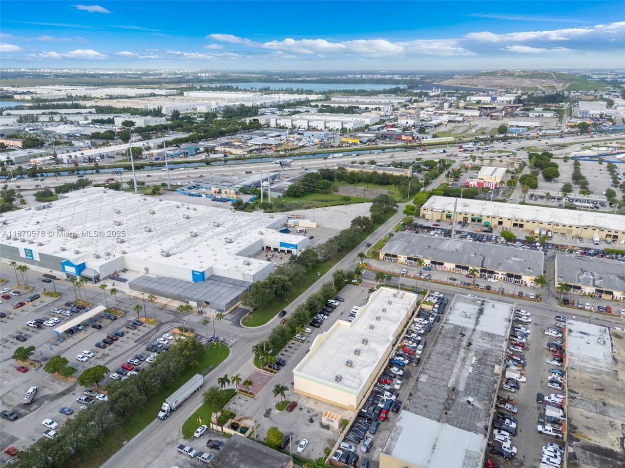 7801 NW 95 St, Hialeah Gardens, FL 33016 Photo