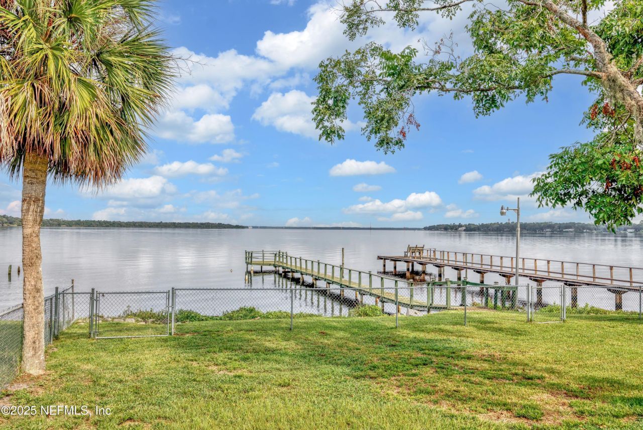 115 Sunset Point Road, East Palatka, FL 32131 Photo