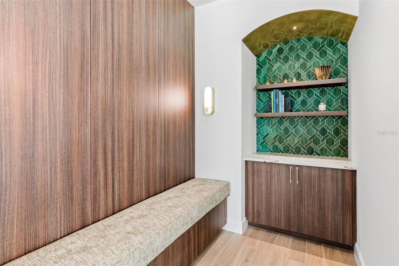 126 4th Avenue Ne, Unit 602, Saint Petersburg, FL 33701 Photo