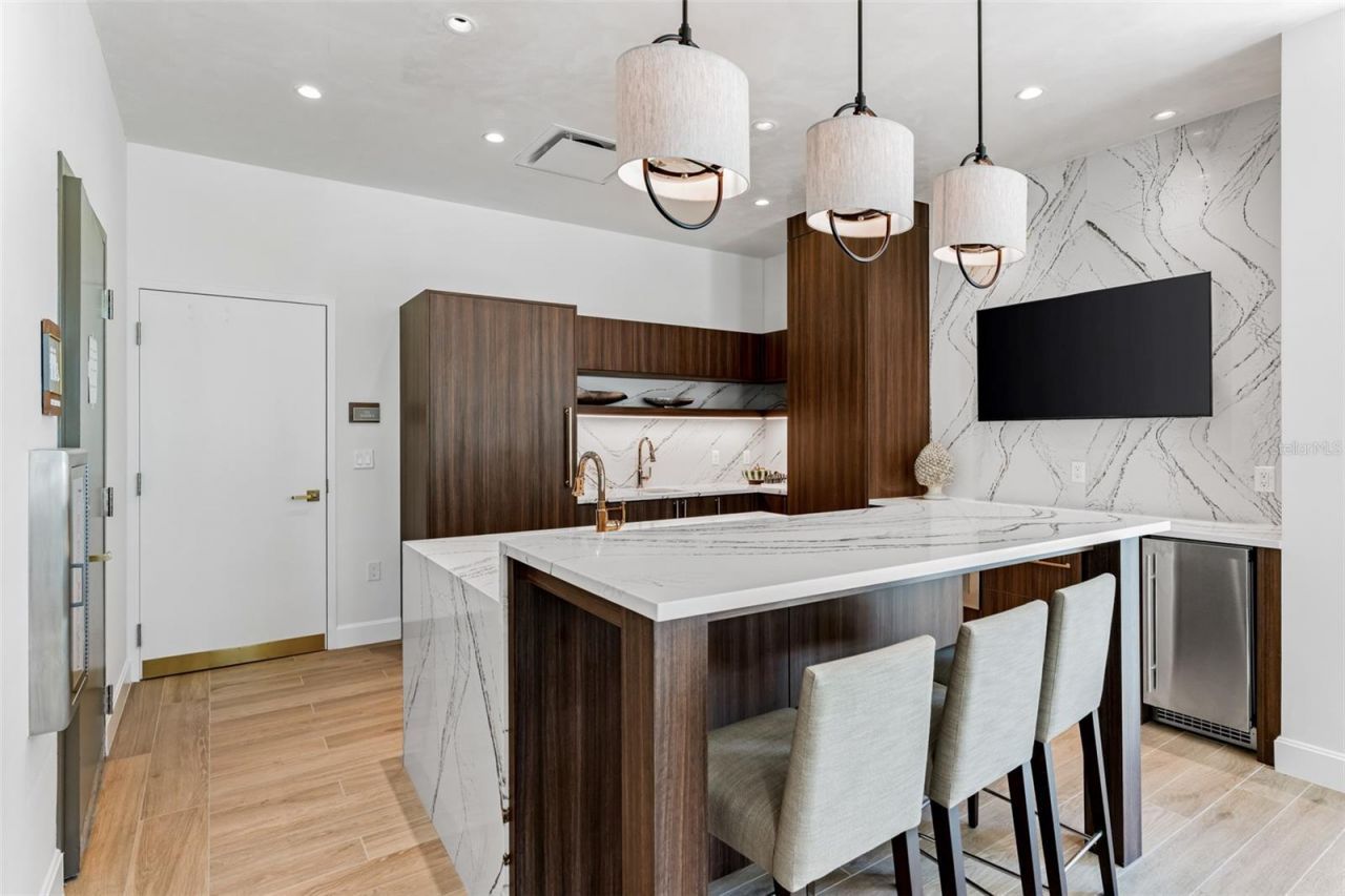 126 4th Avenue Ne, Unit 602, Saint Petersburg, FL 33701 Photo