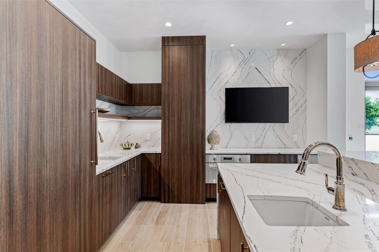 126 4th Avenue Ne, Unit 602, Saint Petersburg, FL 33701 Photo