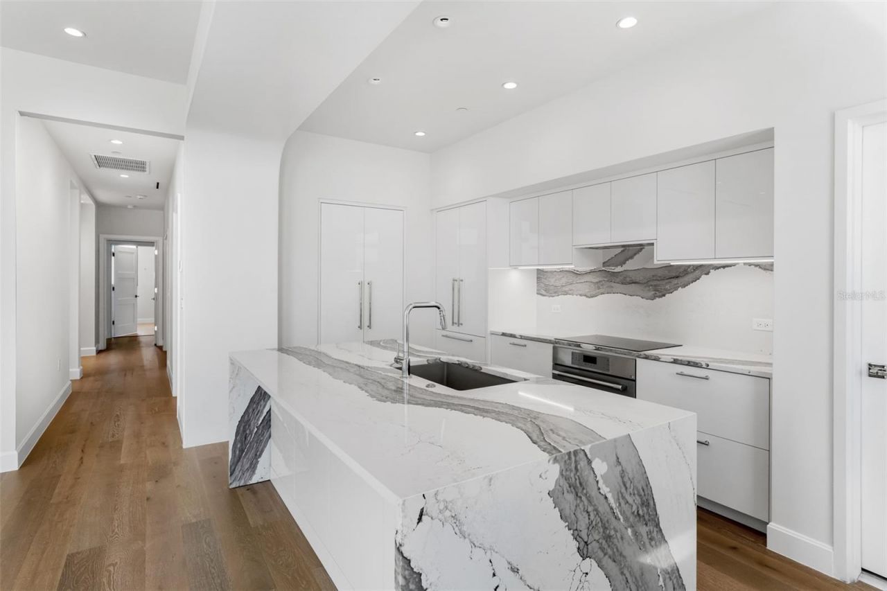 126 4th Avenue Ne, Unit 602, Saint Petersburg, FL 33701 Photo