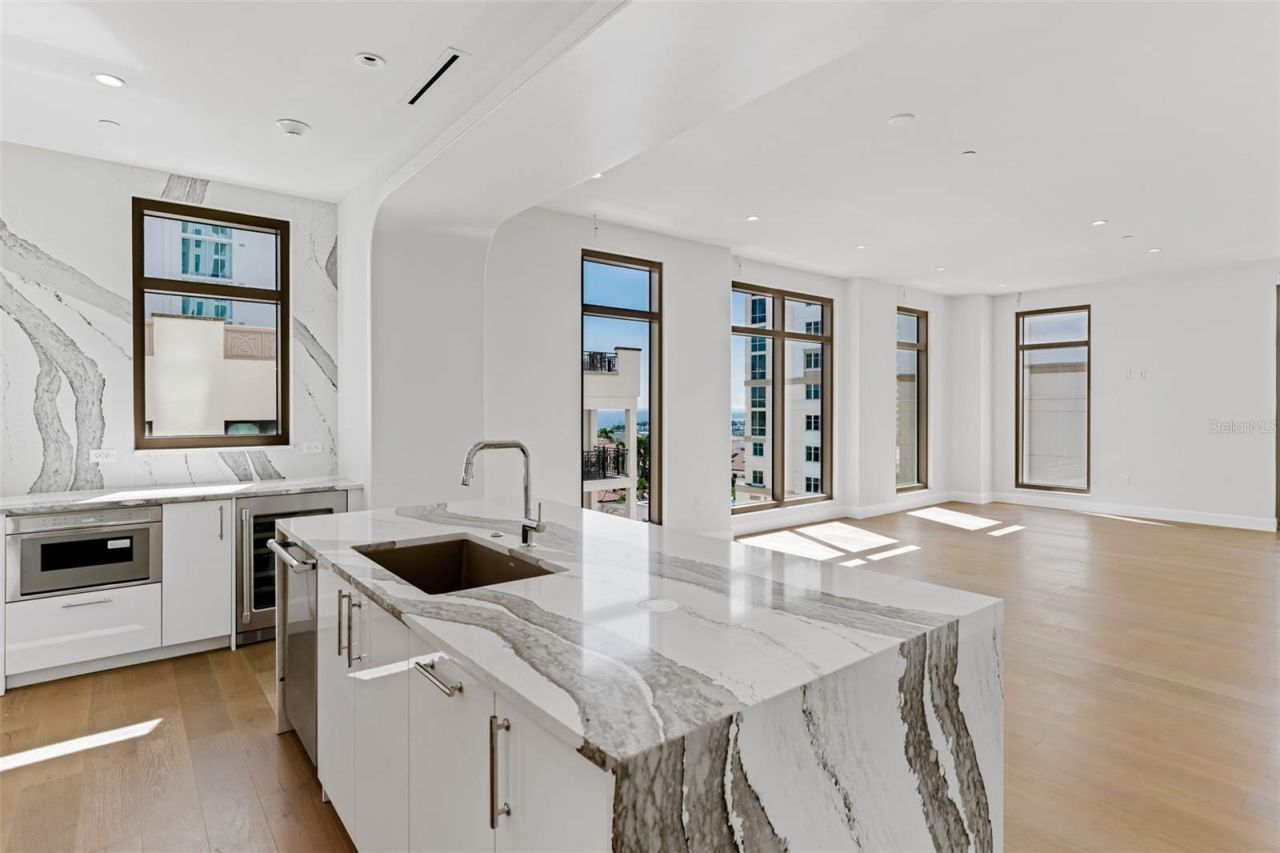 126 4th Avenue Ne, Unit 602, Saint Petersburg, FL 33701 Photo