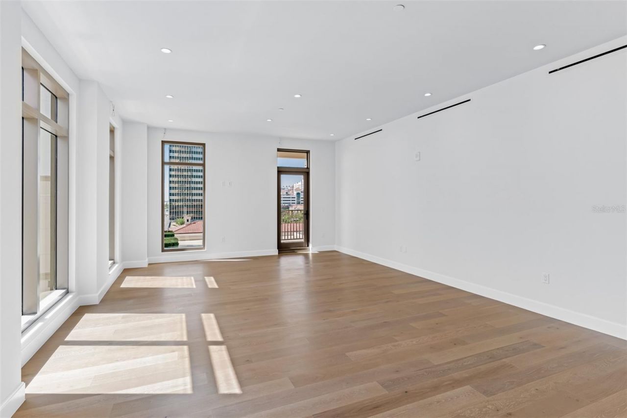 126 4th Avenue Ne, Unit 602, Saint Petersburg, FL 33701 Photo