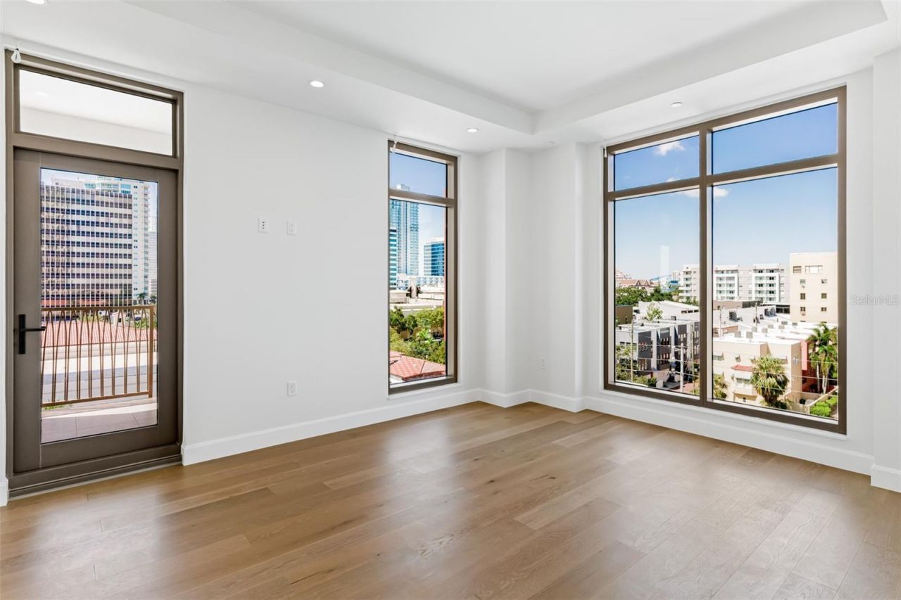 126 4th Avenue Ne, Unit 602, Saint Petersburg, FL 33701 Photo