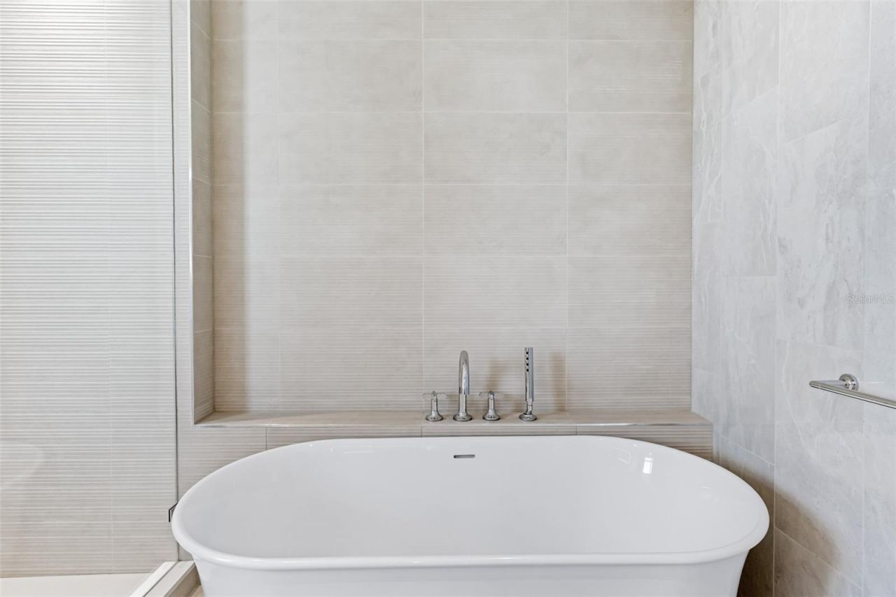 126 4th Avenue Ne, Unit 602, Saint Petersburg, FL 33701 Photo