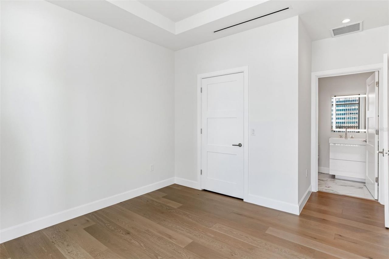 126 4th Avenue Ne, Unit 602, Saint Petersburg, FL 33701 Photo