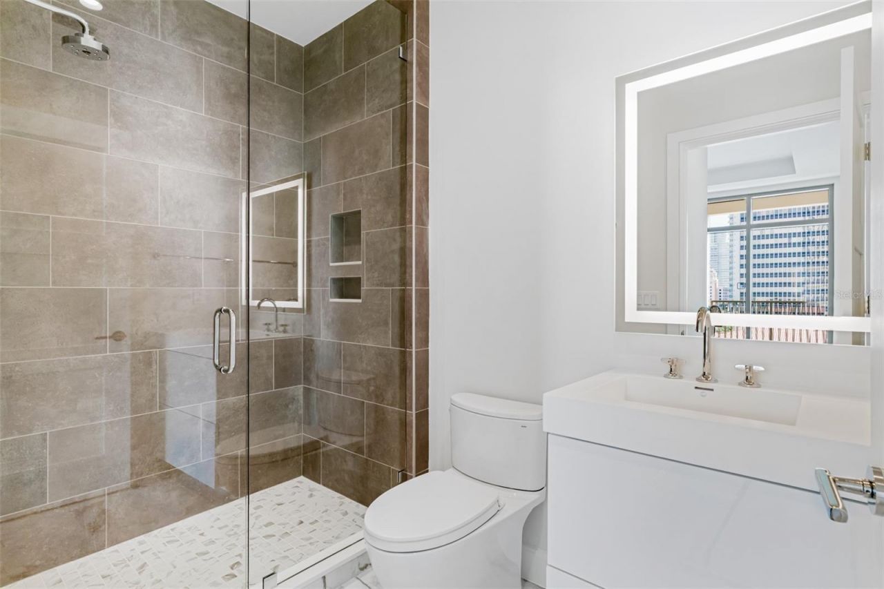 126 4th Avenue Ne, Unit 602, Saint Petersburg, FL 33701 Photo