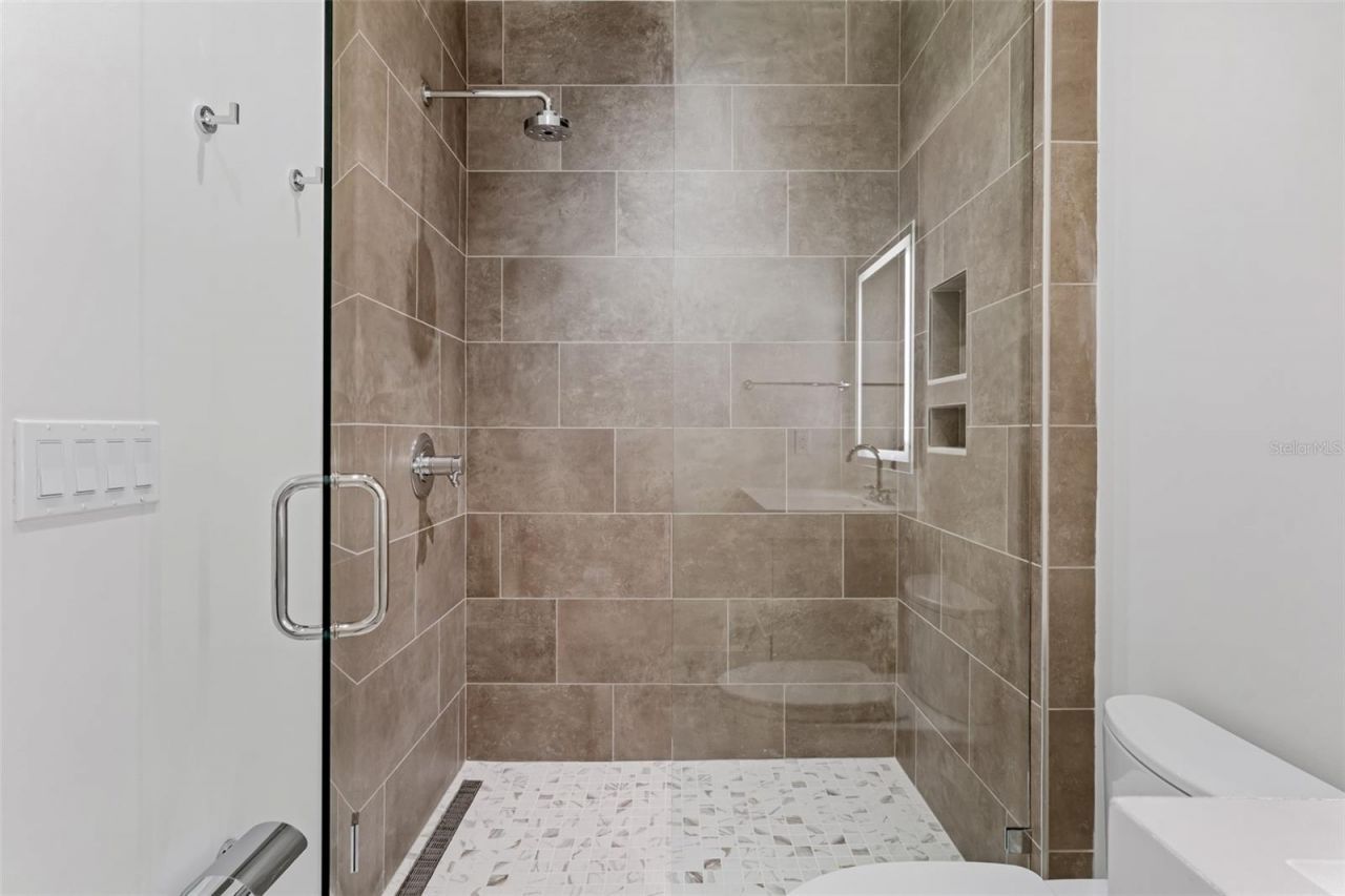 126 4th Avenue Ne, Unit 602, Saint Petersburg, FL 33701 Photo