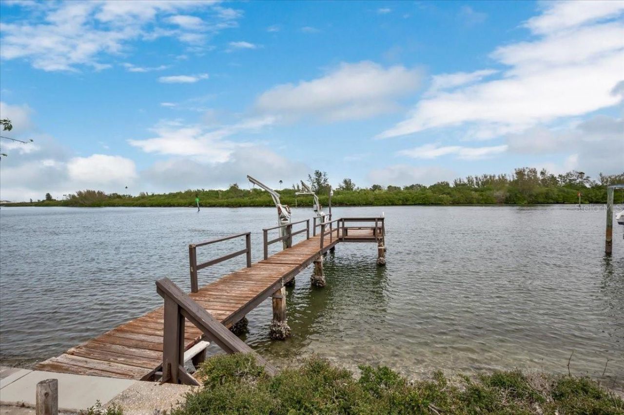 18205 Gulf Boulevard, Redington Shores, FL 33708 Photo