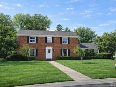8276 Appleway Drive, Grand Blanc Twp, MI 48439