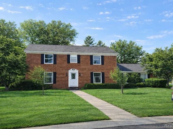 8276 Appleway Drive, Grand Blanc Twp, MI 48439
