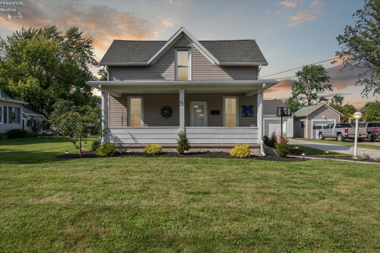 328 E Water, Oak Harbor, OH 43449 Main Photo