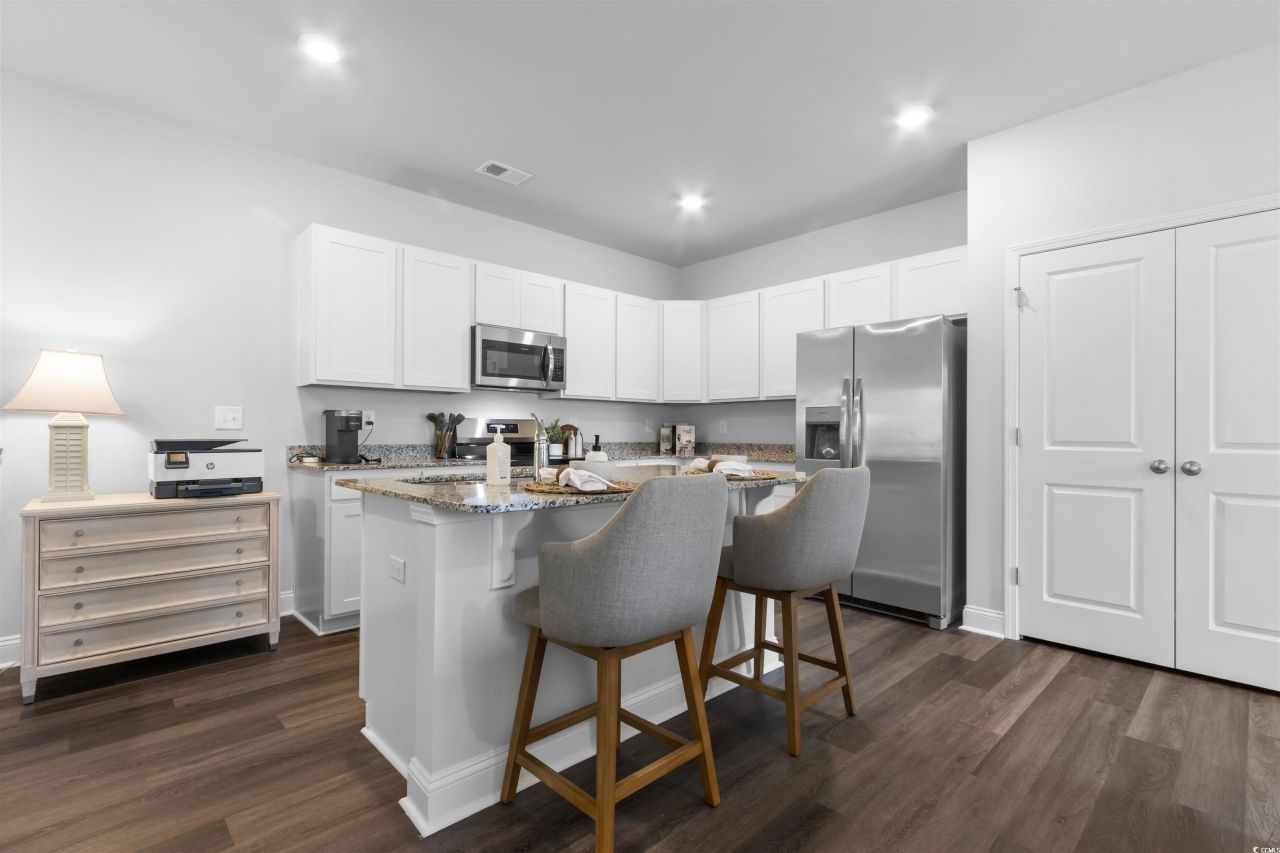 405 Waterend Dr. Photo 12