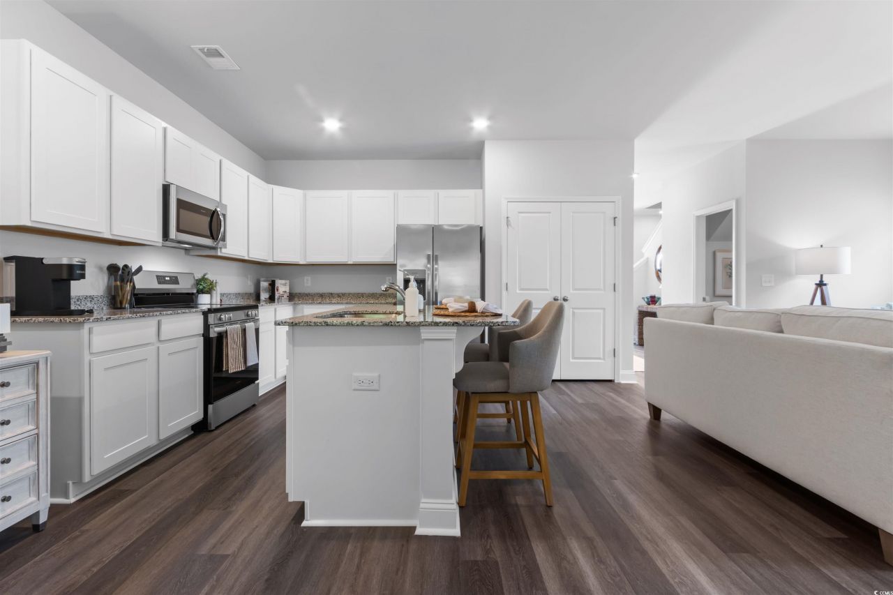 405 Waterend Dr. Photo 16