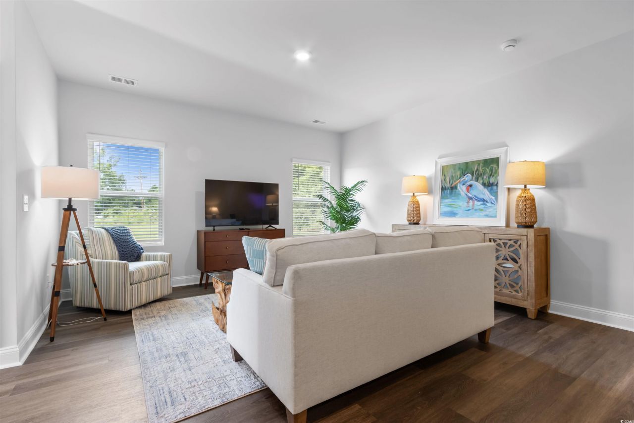 405 Waterend Dr. Photo 7