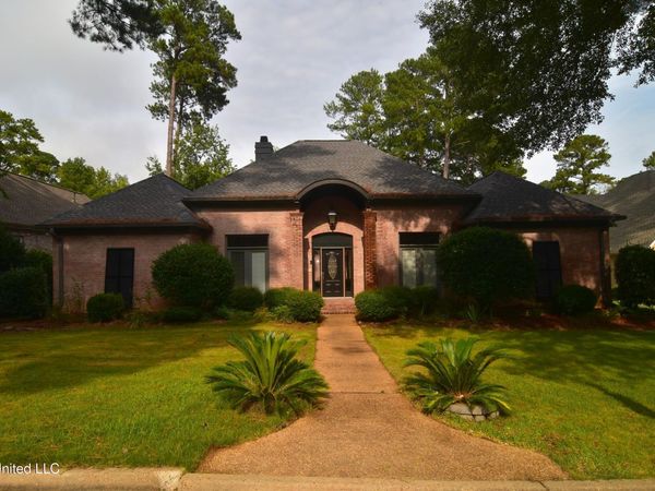 523 Heatherstone Court, Ridgeland, MS 39157