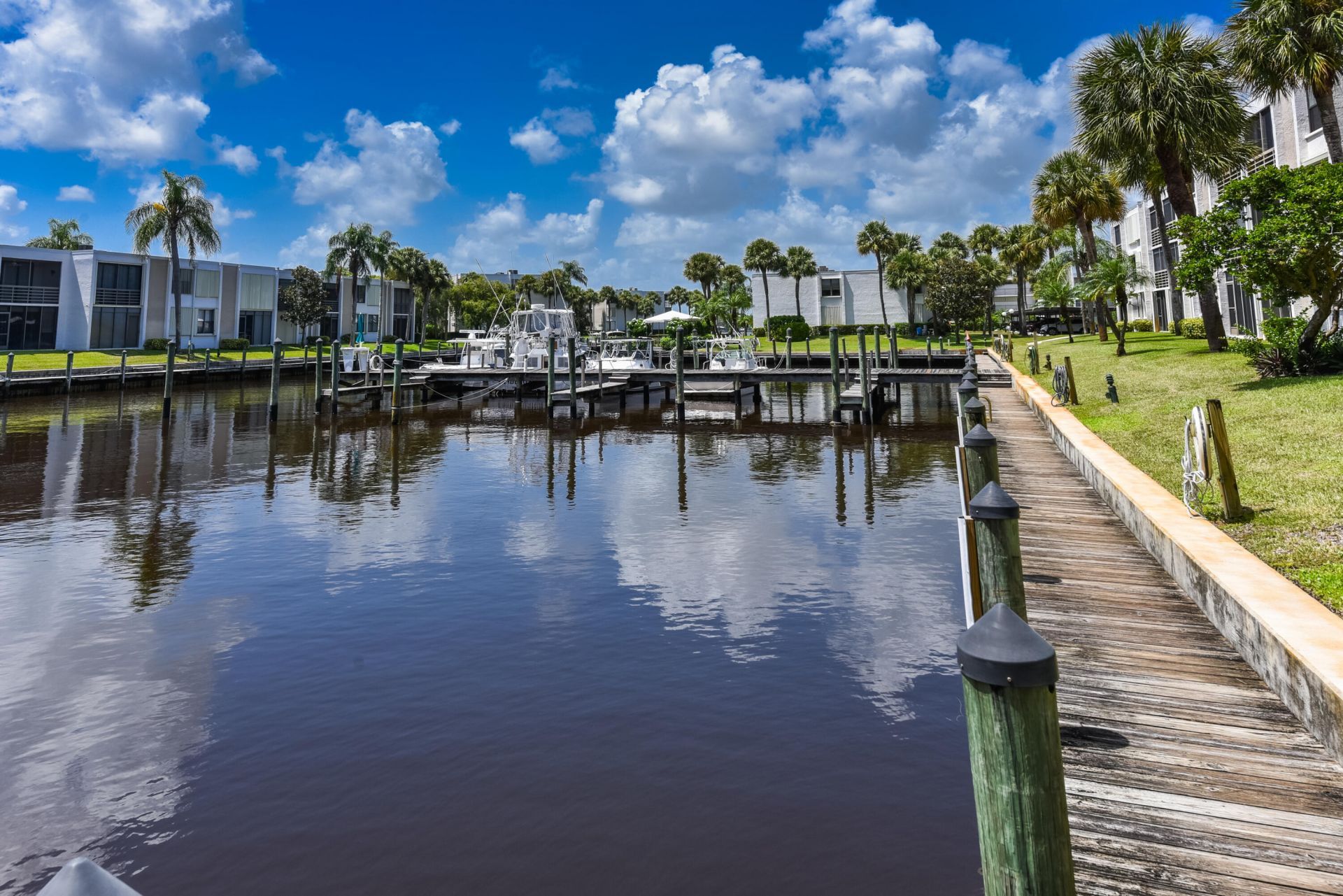 1950 SW Palm City Road, Unit 11-105, Stuart, FL 34994 Photo