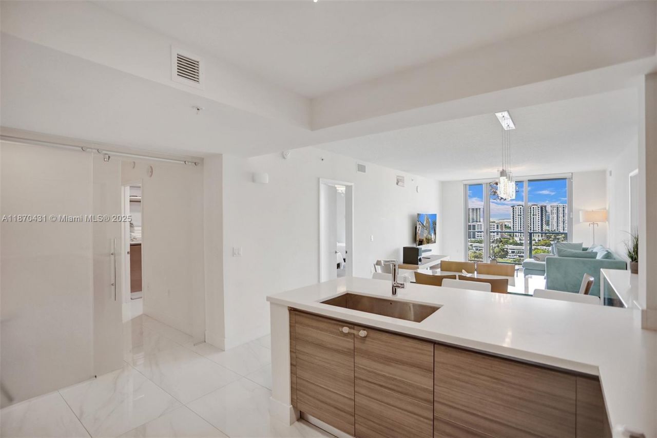 330 Sunny Isles Blvd, Unit 5-1204, Sunny Isles Beach, FL 33160 Photo